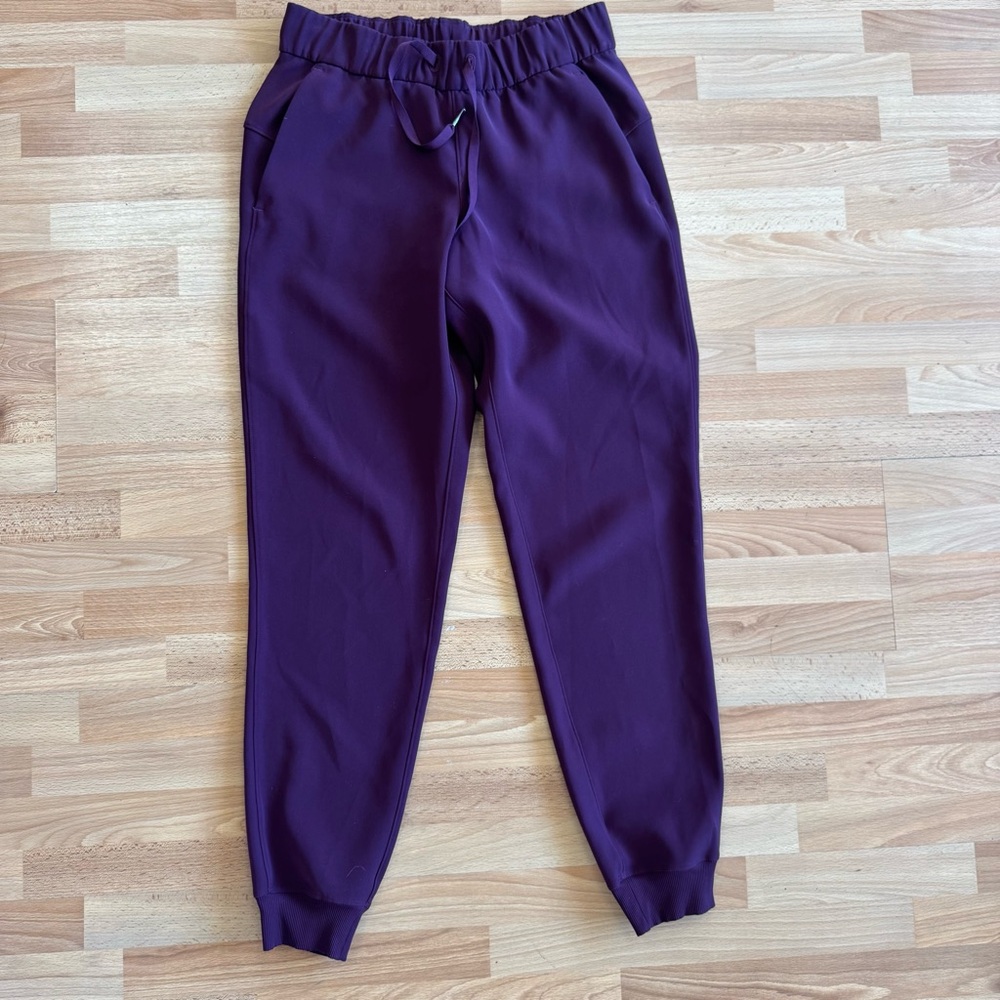 Lululemon On the Fly Jogger Pants Women's Size 4- Burgandy Athleisure Yogo